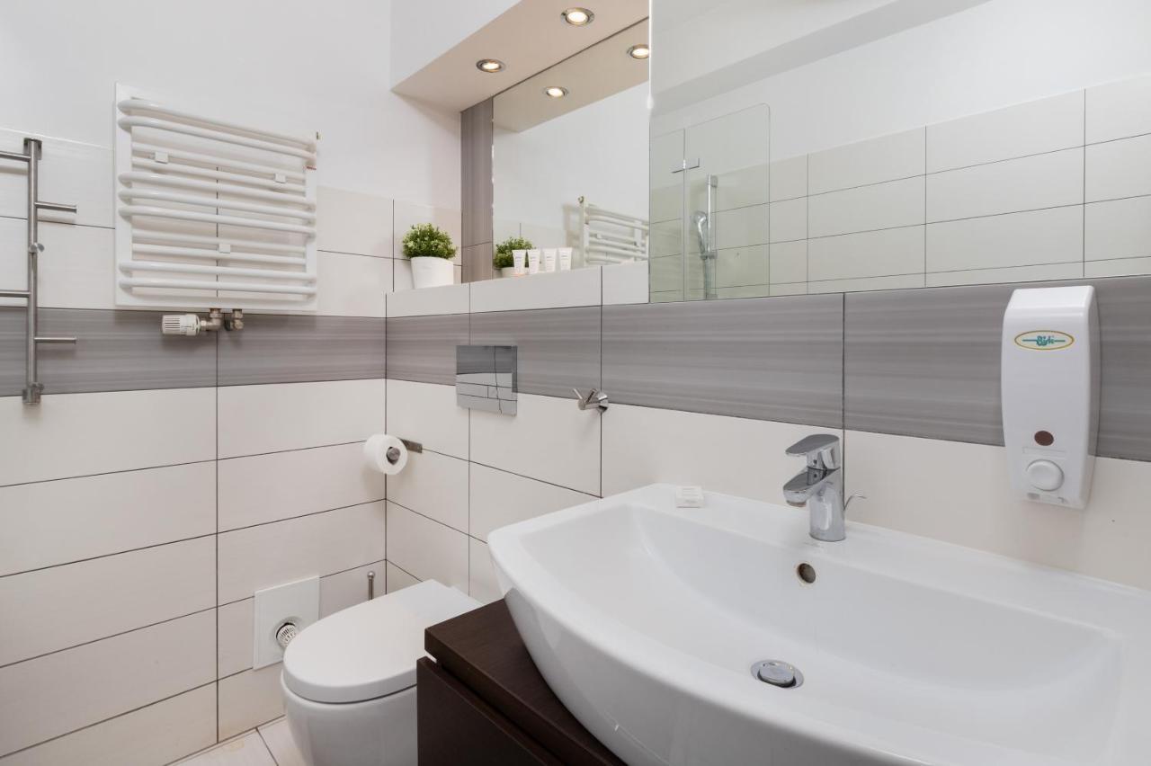 Family Apartament Mysliwska By Renters Apartment กดัญสก์ ภายนอก รูปภาพ